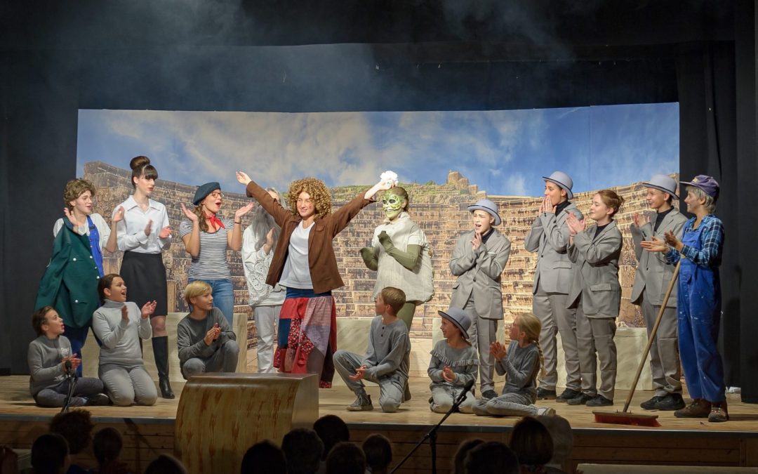 Momo – Theaterstück von Michael Ende (Verlag für Kindertheater)