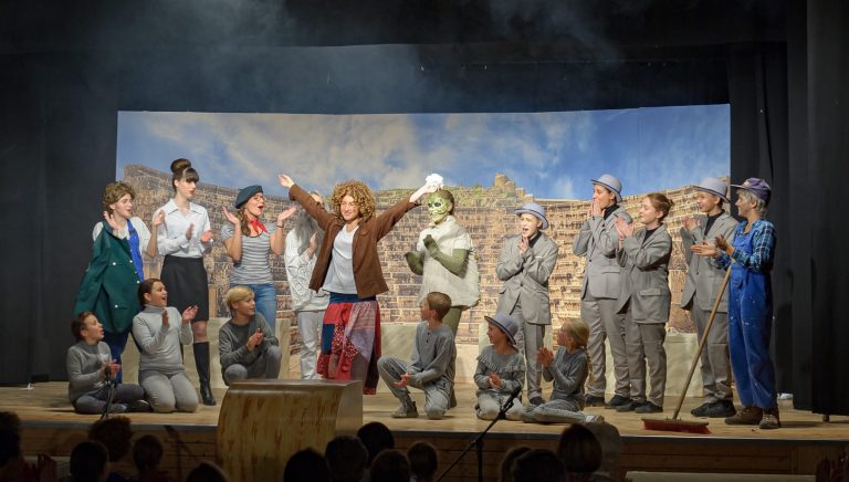 Momo – Theaterstück von Michael Ende (Verlag für Kindertheater)